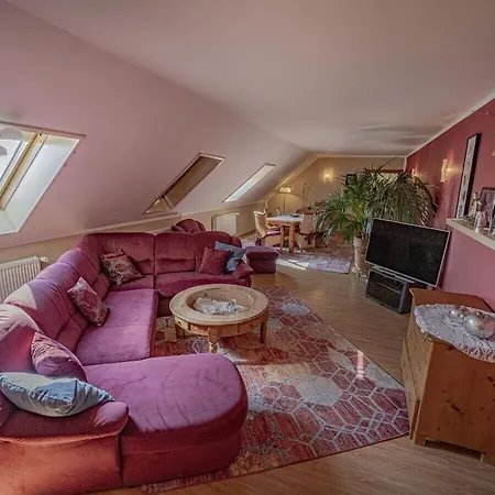 With 4 Bedrooms Ferienhaus Jezow Sudecki
